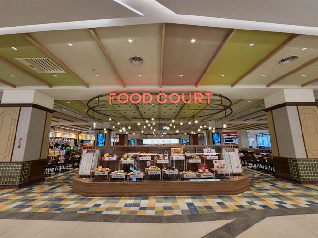 MITSUI OUTLET PARK台南馆内的美食广场共有15个人气餐饮品牌柜位。 （石欣蒨摄）