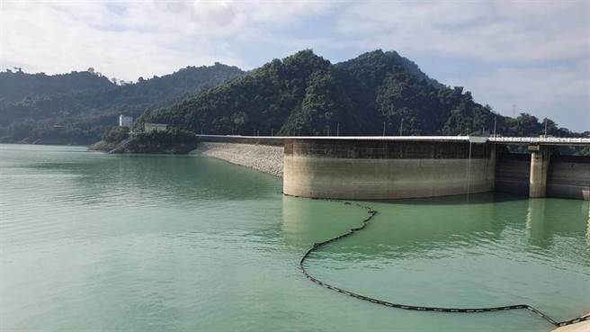 有網友好奇4水庫蓄水量竟不到一半，不少人紛紛給解答。圖為曾文水庫。（南水局提供／劉秀芬台南傳真）