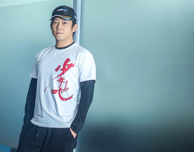 顏正國自導自演的新片《少年吔》下個月上映，是他卯足全力推出的作品。（粘耿豪攝）