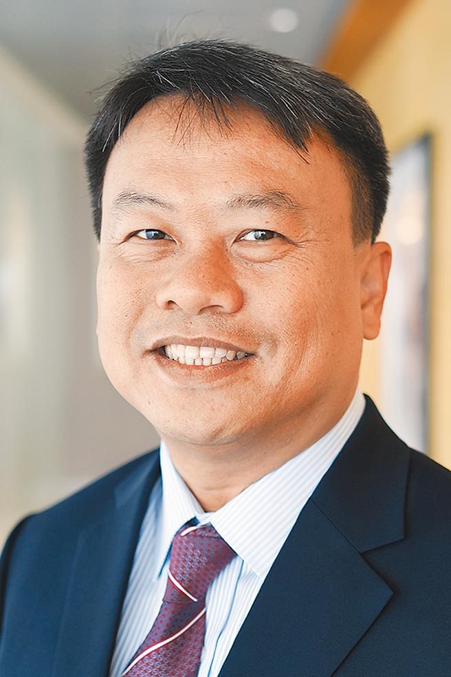 孙应梅（Desmond Soon）