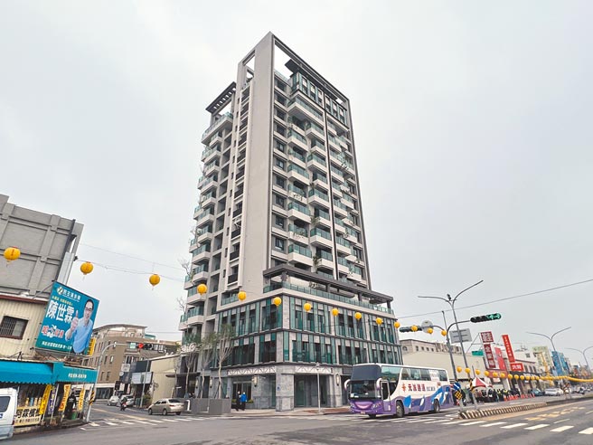 倒塌原址重建的「出云居」，意寓「出运」。（洪荣志摄）