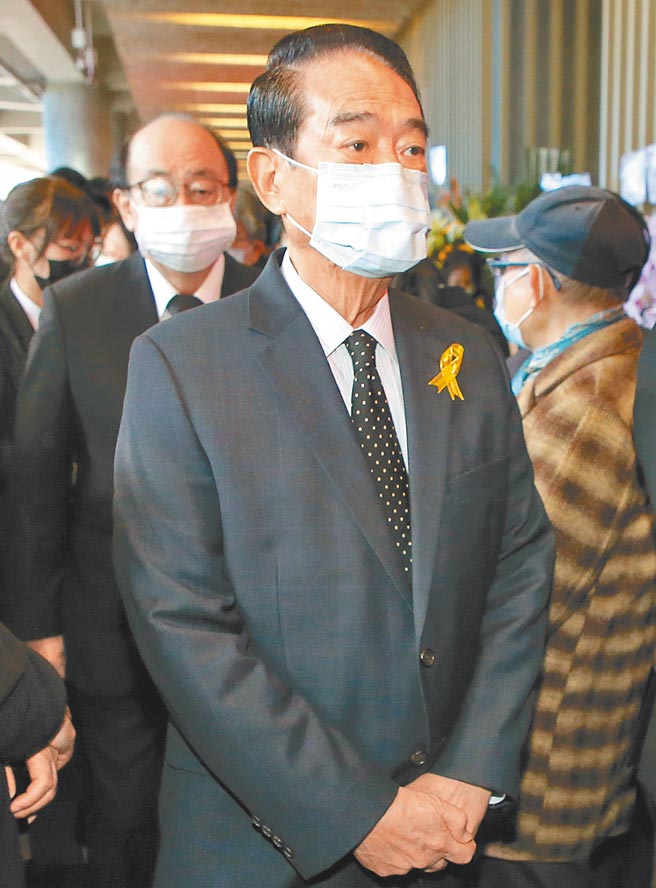 宋楚瑜昨晚在日台交流协会时亲自回应，强调从政以来，从未参与任何拉法叶舰的会议交涉或会谈，就是因为蓝白合，才把他给扯进去，对于在选举期间的炒作很不以为然。（本报资料照片）