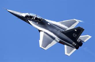 威脅不買美F35 阿聯酋宣佈購入中國L15獵鷹高教機