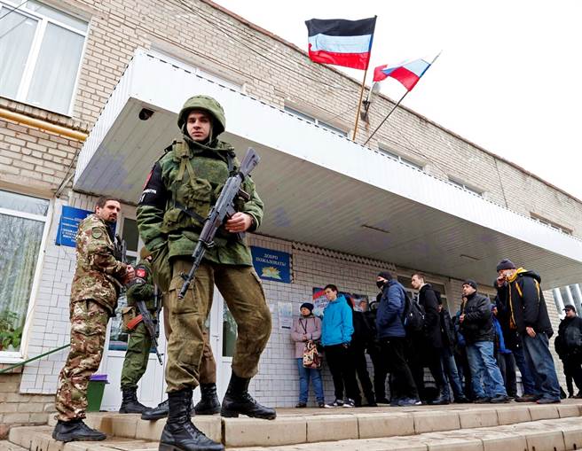 图为乌克兰东部顿内茨克人民共和国亲俄叛军画面。（图／路透社）