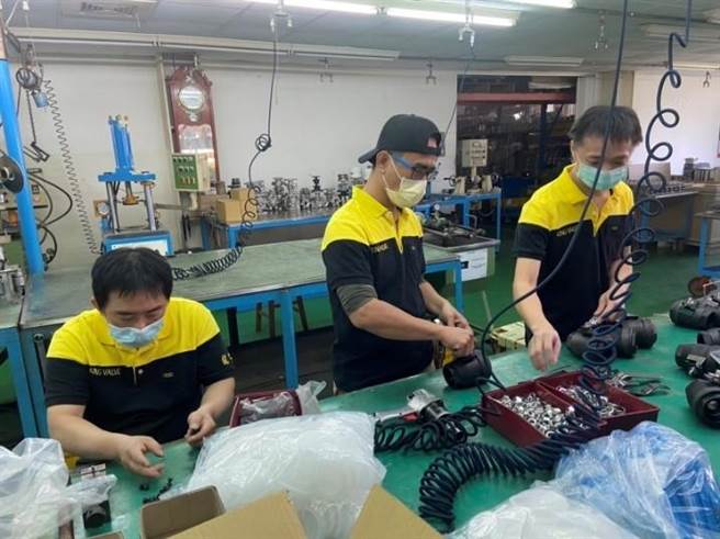 勞工局透過安穩僱用計畫，協助勞工就業成功。（台中市政府提供）