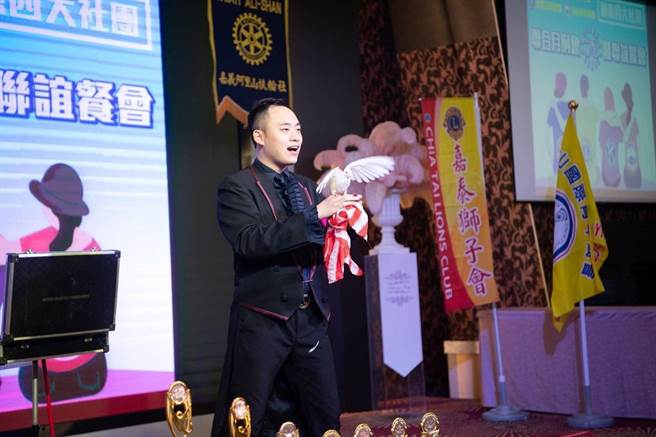 嘉义县环爱慈善会27日将举办爱心关怀园游会，安排奇幻魔术、大型泡泡表演、泡泡体验等活动。（嘉义县环爱慈善会提供∕吕妍庭嘉义传真）