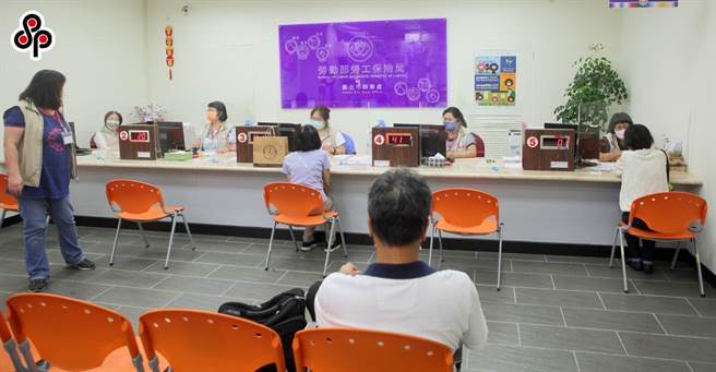 据劳保局统计，截至2月16日为止，包括桃园市芳薰香植物精油服务人员职业工会、南投县花艺设计制作职业工会等2家职业工会积欠劳工保险费已逾缴费宽限期。（报系资料照）