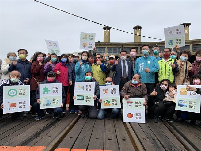 民進黨彰化縣黨部主委邱建富24日上午率先在扇形車庫，舉行彰化縣政願景發表會。（吳敏菁攝）