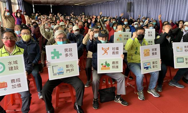 民進黨彰化縣黨部主委邱建富24日上午率先在扇形車庫，舉行彰化縣政願景發表會。（吳敏菁攝）