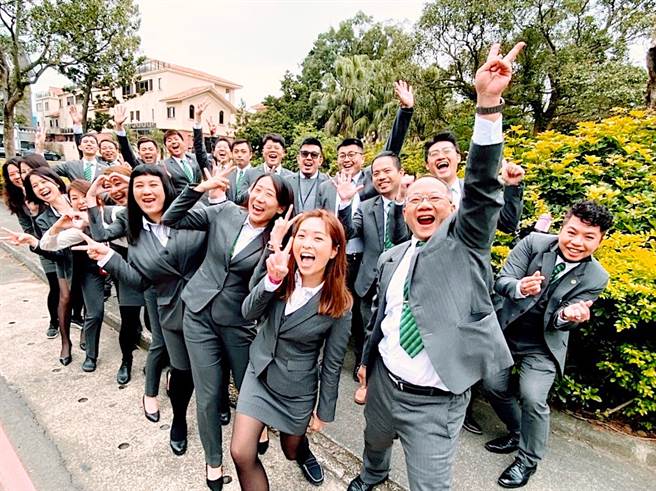 永慶加盟四品牌聯賣流通案件多、科技系統後援強，成交速度快轉好幾倍，讓團隊輕鬆拚業績。(照片提供:有巢氏房屋)