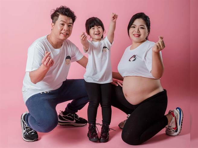 吳宗保一家人感情甜蜜，值得開心的是，今年三月底即將迎來二女兒的出生。(照片提供:有巢氏房屋)