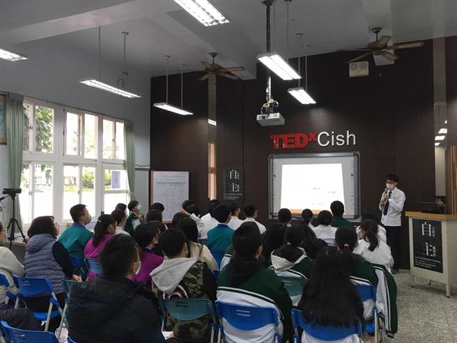 竹南君毅中学24日举办中港溪4校自主学习交流会。（君毅中学提供／谢明俊苗栗传真）