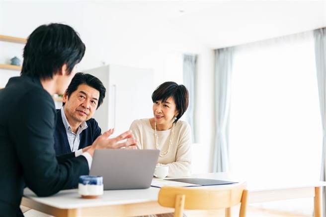 （南山人寿推增失智保障的美元寿险。图／南山人寿提供）