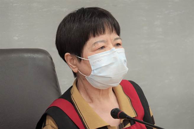 台东爱心菜贩陈树菊阿嬷24日表示遭冒名设立脸书粉丝专页。（蔡旻妤摄）