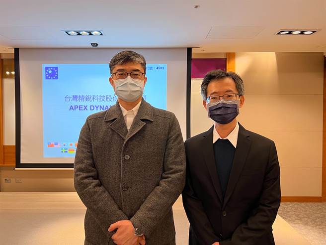 台湾精锐24日举行媒体茶会，总经理郭崇哲（左）与副理林芳荣（右）一同出席。(图／台湾精锐提供)