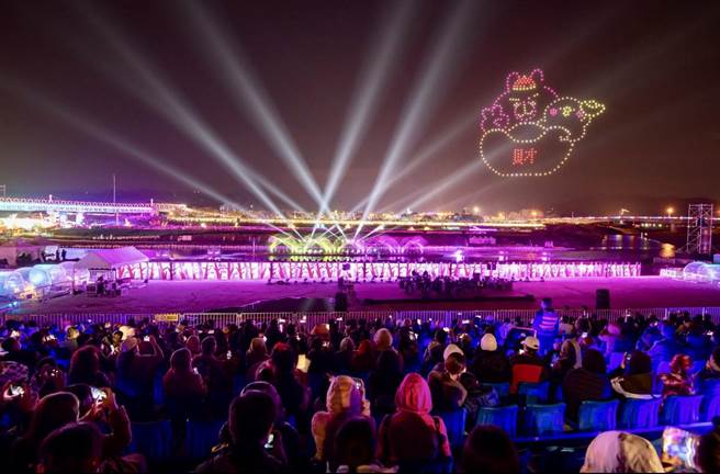 南投灯会以无人机呈现《卡娜赫拉的小动物》，让原作者也想亲临观赏。（南投县政府提供／廖志晃南投传真）