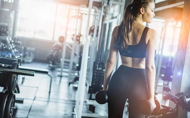 体重正常 但脂肪集中这部位 研究：猝死风险爆增。(示意图/Shutterstock)