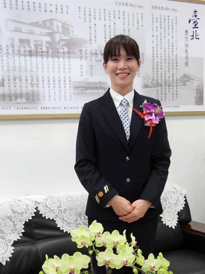 臺铁臺北车站首位女性站长胡咏芝，大学毕业于义守大学，感恩母校教研养分成就职涯发展。