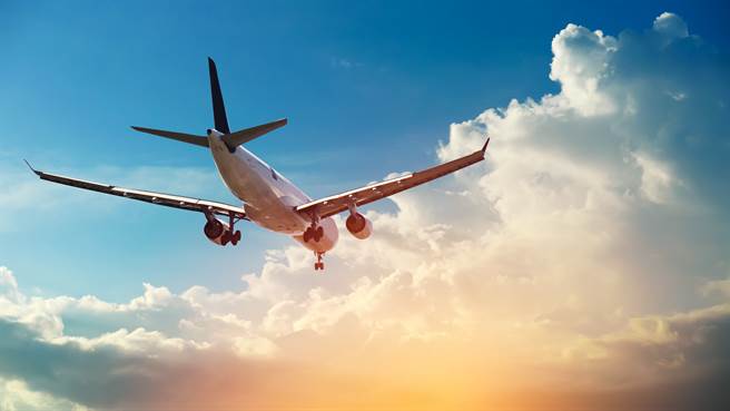 俄羅斯聯邦航空運輸局（Rosaviatsiya）聲明中說，俄國南部11座機場和克里米亞半島一座機場的起飛航班取消。