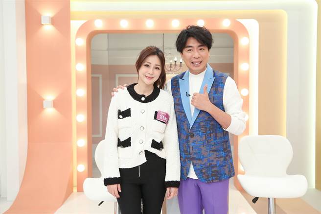 梁赫群與老婆大人Stacey合體。（民視提供）