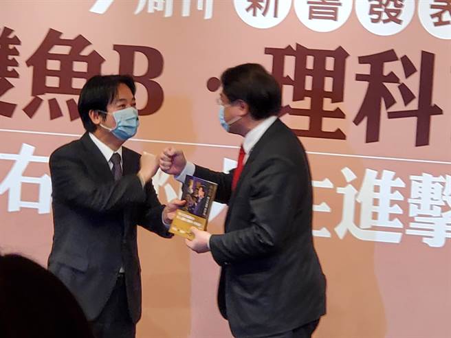 赖清德对林右昌：未来你会做什么事情，我都会在现场。曾薏苹摄