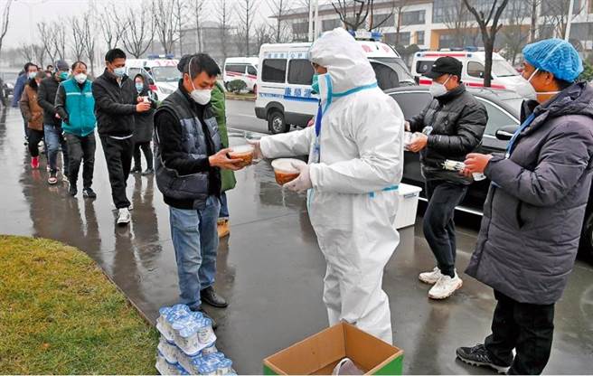 嚴防外來輸入，大陸多省加碼隔離至28天。昆山返崗台幹臨時被通知第二輪集中隔離。（新華社）