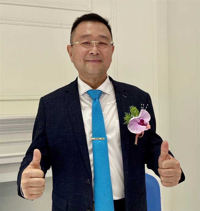 大台中不动产开发公会理事长王至亮表示，去年台湾经济成长率高达6.06％，在疫情下人与资金都出不去，许多行业都将资金投资于房地产，通膨隐忧也推升房地资产的保值需求。（卢金足摄）