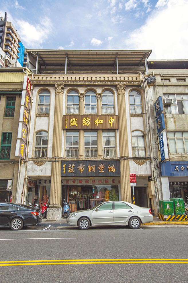 「神秘大亨」台湾麦当劳大股东之一的中和纺织、弘千建设董座叶启昭，其位于南京西路、迪化街口的中和纺织大楼，将都更改建为豪宅「大承」。图／弘千建设提供