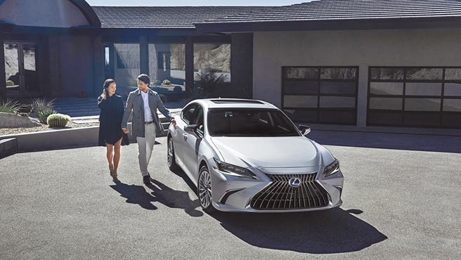 Lexus ES新改款战力全面提升，2022开年销售称霸中大型豪华房车市场。图／业者提供