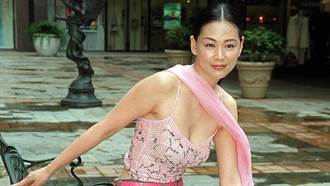 53歲王馨平穿貼身衣教瑜伽 不科學身材家中大廳風格曝光