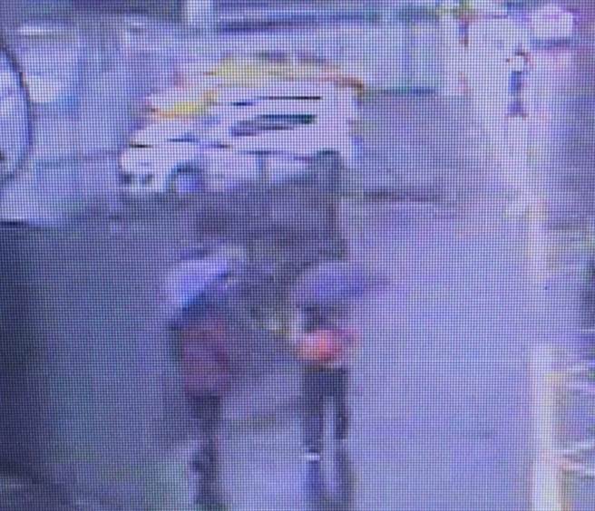 周翁将重要资料遗失求援警方。（警方提供）