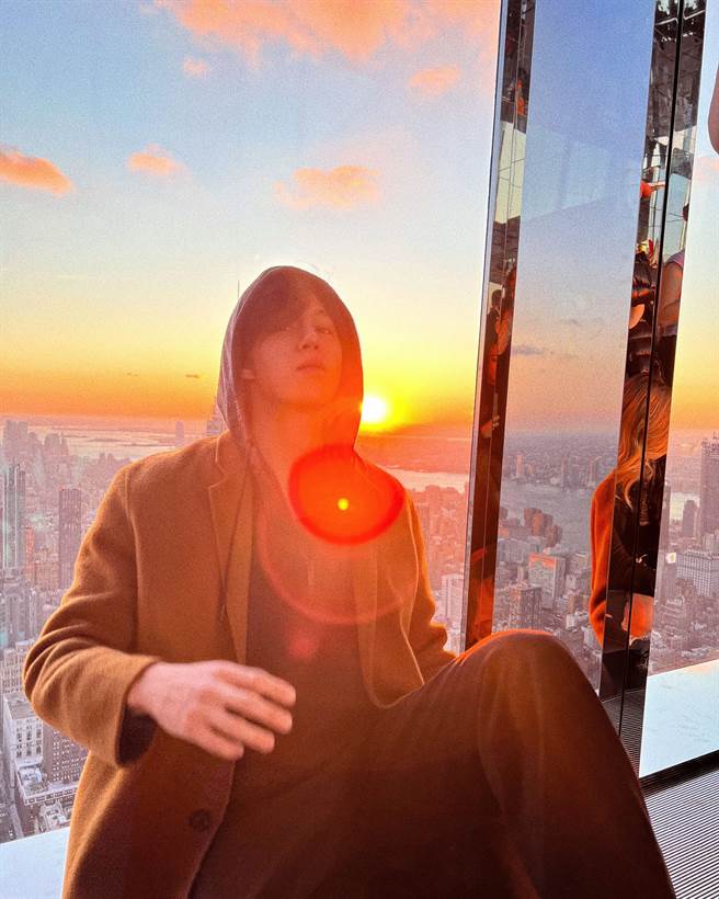 孙麦杰不畏疫情困难赴美国拍摄MV。（诚葳广告提供）