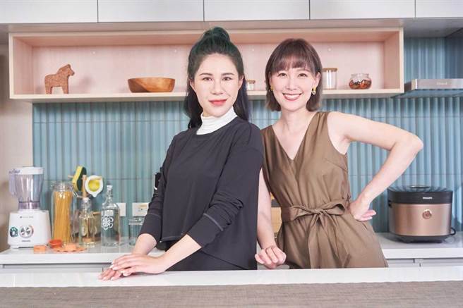 网红丹妮婊姐和李懿进行家事挑战赛。（台湾飞利浦提供）