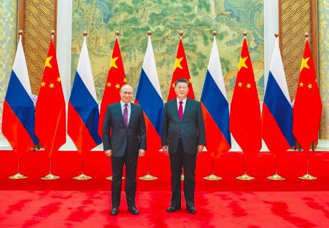 中俄元首通话谈乌克兰局势，习近平最新表态：根据乌克兰问题本身的是非曲直决定中方立场。（新华社）