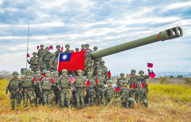 国军今年1月执行M110A2自走炮战备侦巡任务。（军闻社资料照片）