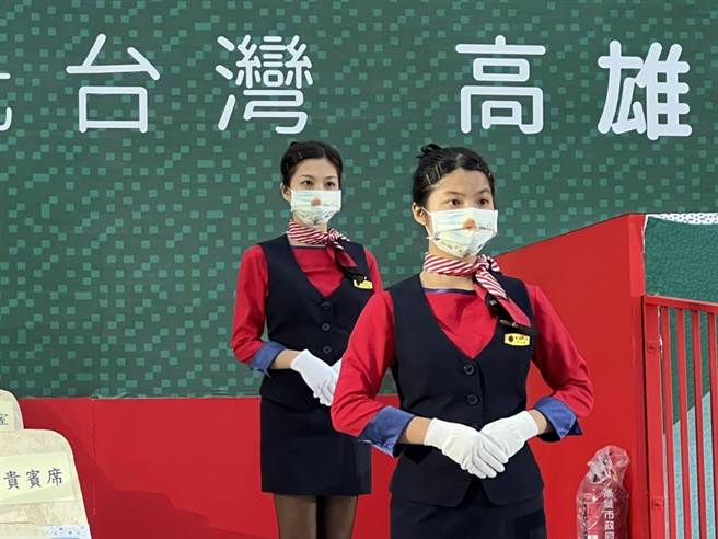 台湾灯会最强绿叶，树德家商礼宾人员成「娇」点。（校方提供）