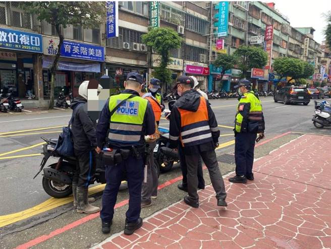 新北市永和警分局结合台北区监理所强势执行取缔改装车大执法。（永和警分局提供）