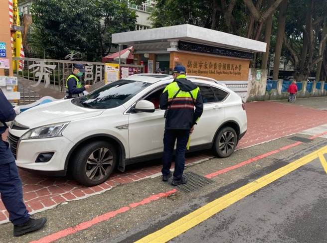 新北市永和警分局结合台北区监理所强势执行取缔改装车大执法。（永和警分局提供）