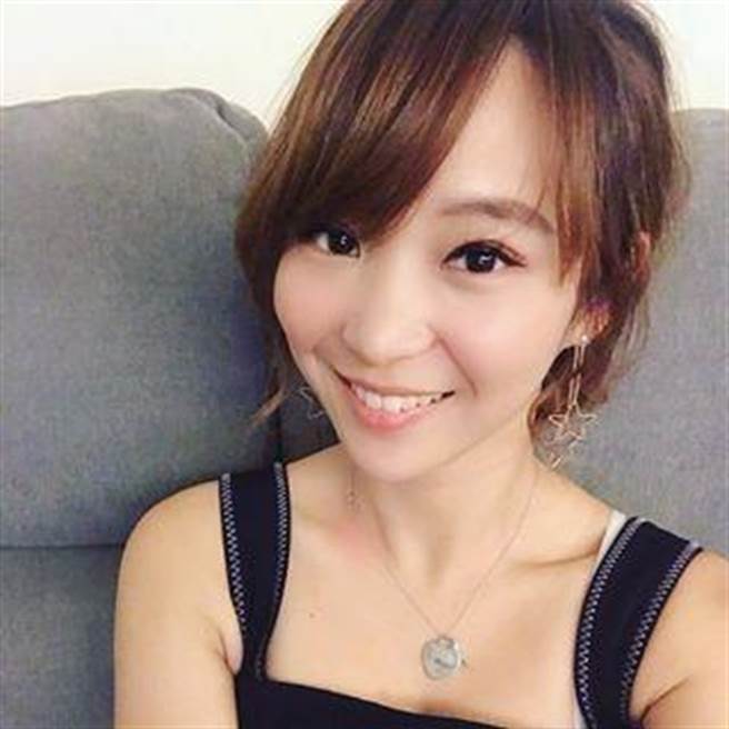 曾被譽為緯來體育台「三朵花」的女主播呂佳宜2020年間偷吃已婚男同事，2人多次在車內暱稱老公老婆，還抱抱、親親，遭同事妻子怒控侵害配偶權。新北地院近期判處呂女賠償15萬元。（蔡雯如翻攝）