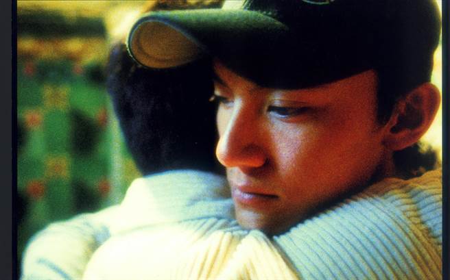 张震20岁在《春光乍泄》中的青涩容貌。（CATCHPLAY提供）