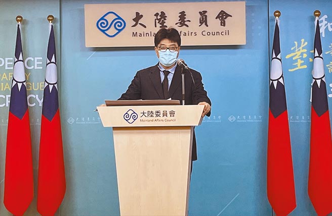 疫情指揮中心24日宣布商務人士入境將在3月7日解禁，陸委會昨也宣布，屆時將同步開放陸港澳商務人士。（中央社）