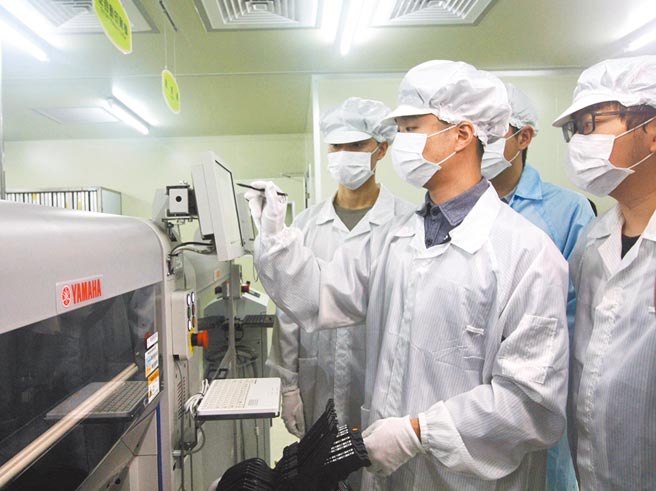 龍華科大獲2022年2000大企業最愛大學生全國私立科大第1名，已經是連續3度奪下獎項。（校方提供／賴佑維桃園傳真）