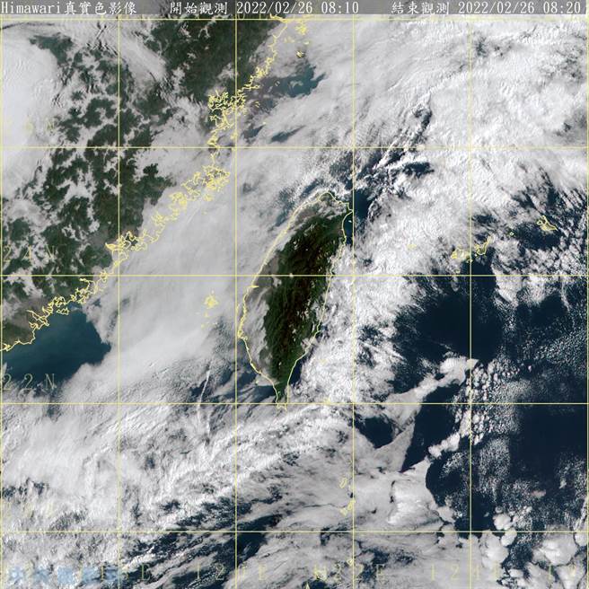 中央气象局预报指出，今天台湾东北方海面有微弱低压发展，东半部地区受其影响偶尔有局部降雨，其他地区维持多云到晴；温度方面，各地夜晚清晨低温在西半部及东北部地区约13至15度，花东地区16、17度，其中中南部辐射冷却效应较明显，部分空旷地区温度会在更低一些，而白天温度部分，北部地区因为云量较多，高温约18至20度，其他地区则可以来到22至27度。（翻摄自中央气象局／林良齐台北传真）