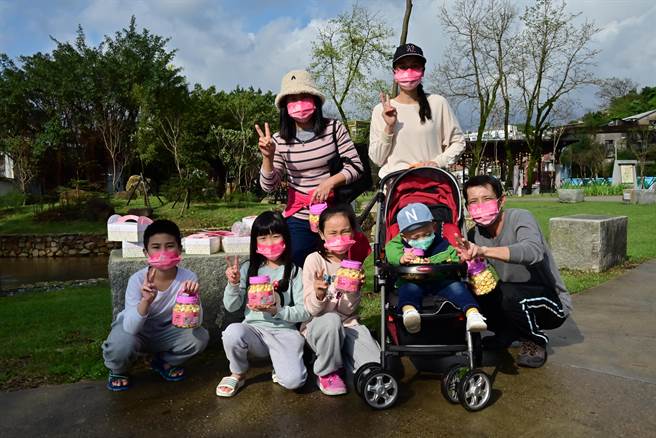 新北市金山区公所今（26日）举办「2022新北樱花稼期-金山区赏樱健行」。（金山区公所提供）