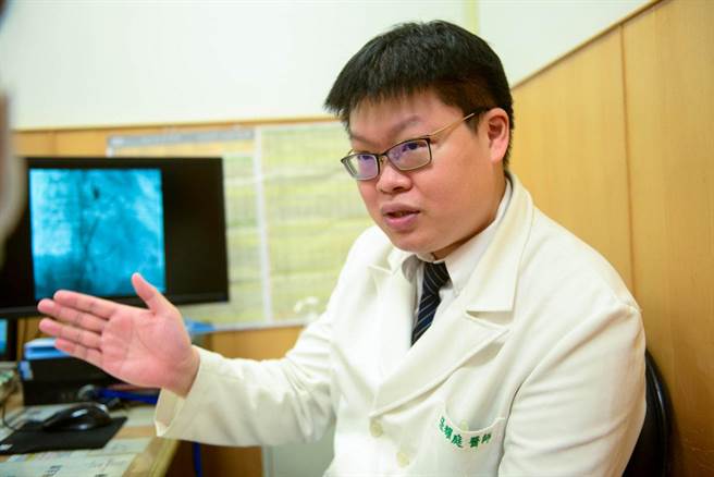 台北慈濟醫院醫師張耀庭說明WPW症候群。（台北慈濟醫院提供）