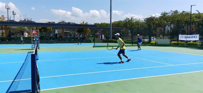 台中Victor.ly杯热闹登场，全国好手于赛场上展现个人实力，尽情发挥球技交流。（台中市府提供／卢金足台中传真）