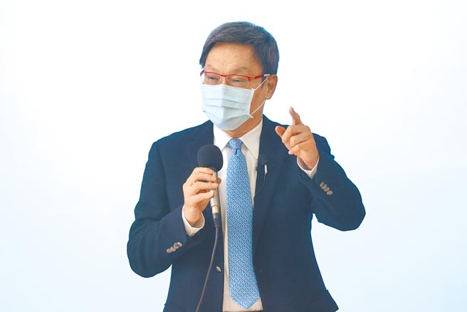 台北论坛基金会25日举办「俄乌危机面面观」座谈会，前陆委会主委苏起亲自担任主持人。（杜宜谙摄）