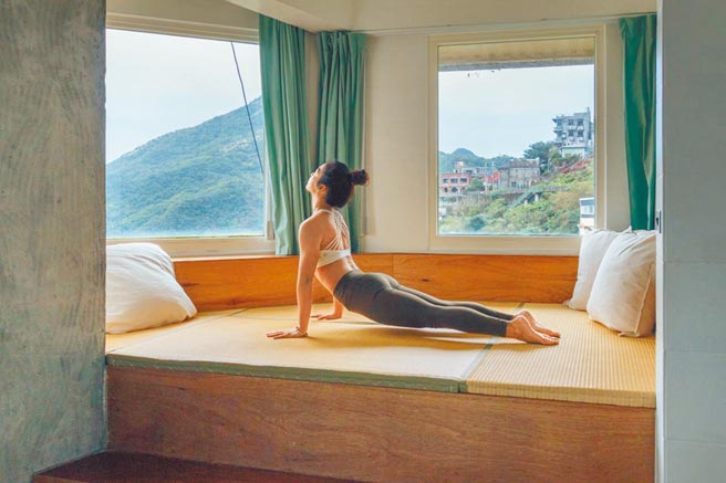 OwlStay希望透过精油泡澡、森呼吸瑜伽、药草球按摩体验活动，于九份山海环绕之间，带给旅人平衡身心灵的疗癒之旅。（OwlStay提供）