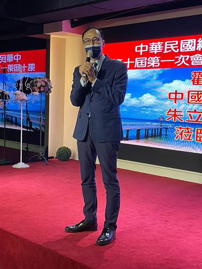 国民党主席朱立伦今（27日）表示，「做好自己国防准备，绝对不能依赖别人！」 （叶书宏摄）