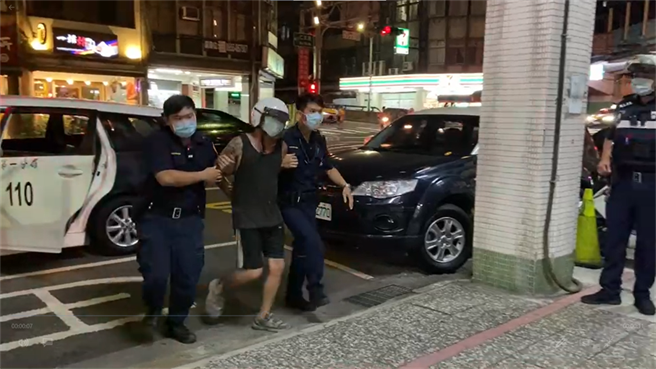 基隆洪姓臨時工不滿被同事嗆聲，持水果刀猛刺顏姓同事，遭依殺人罪處有期徒刑15年。（基隆市警局提供／陳彩玲基隆傳真）